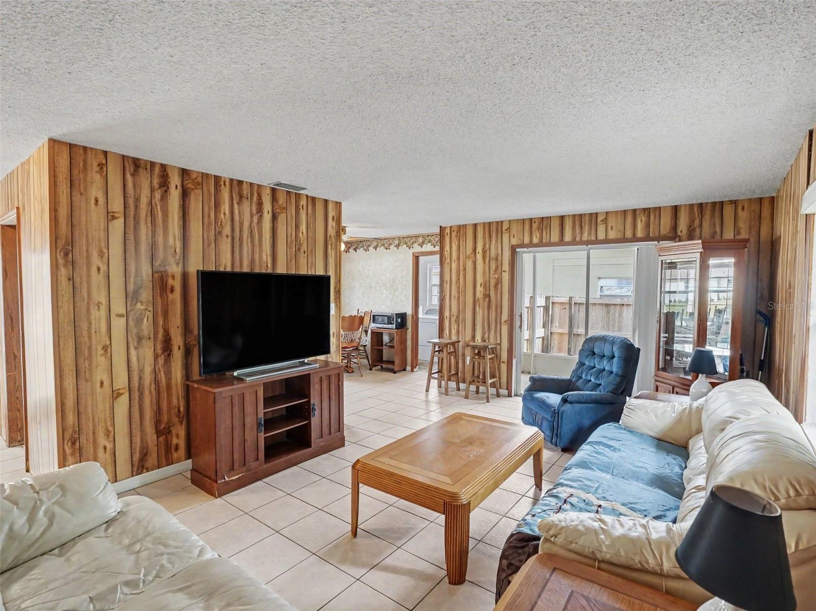 PEACH LAKE MANOR UT 4 - Residential