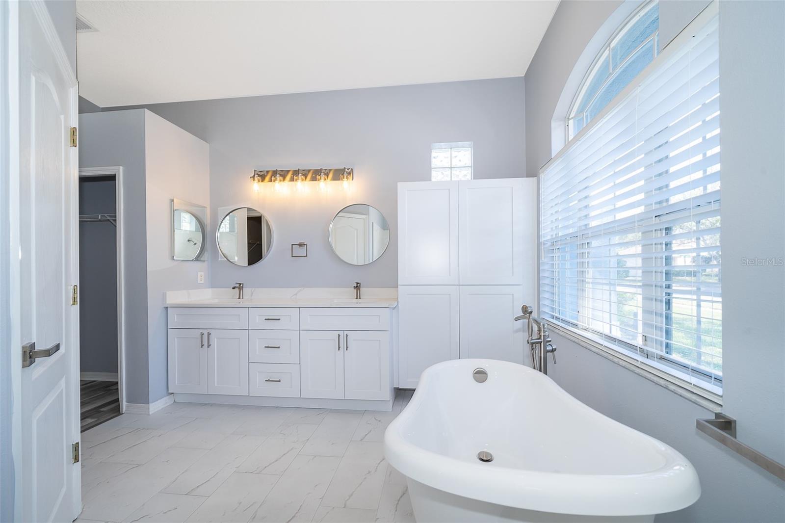 SAND LAKE POINT - Residential Lease