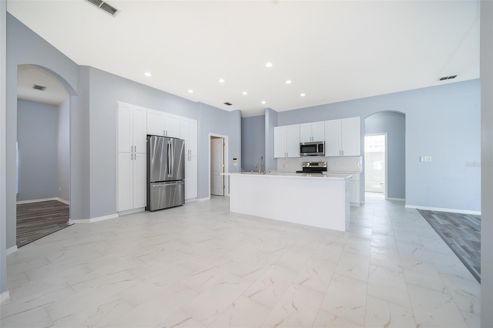 SAND LAKE POINT - Residential Lease