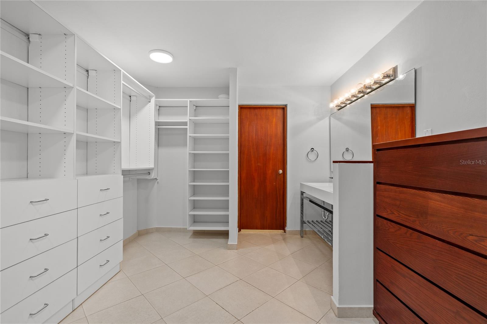 CARRION COURT PLAYA - Residential