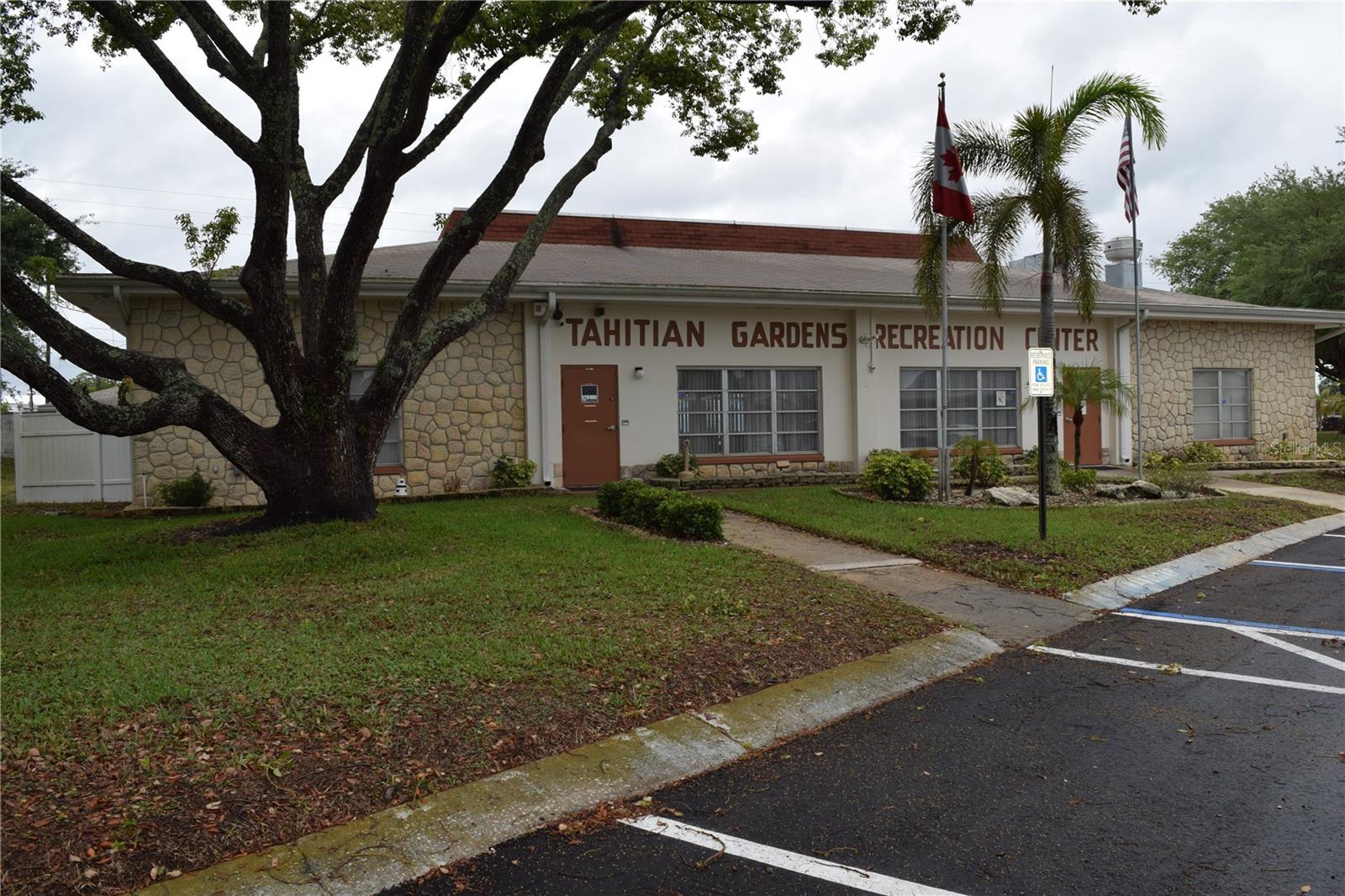 TAHITIAN GARDENS CONDO - Residential