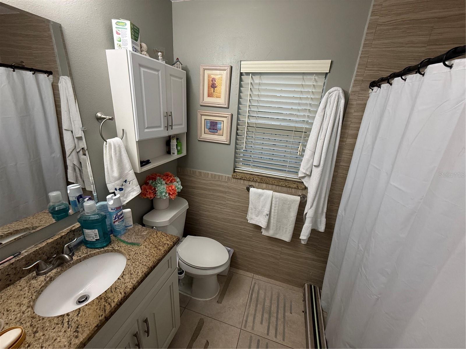 COUNTRY CHASE - Residential