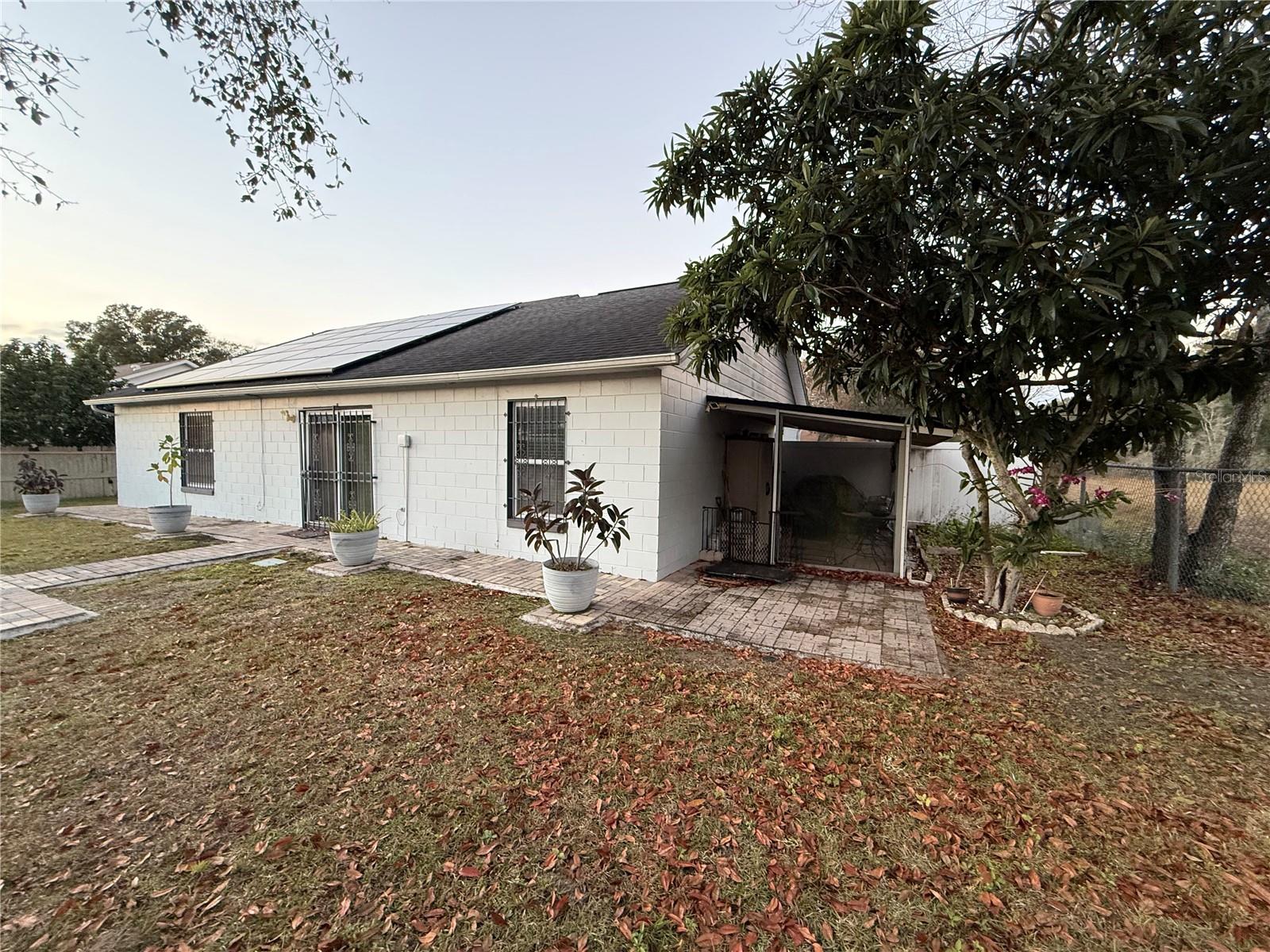 COUNTRY CHASE - Residential