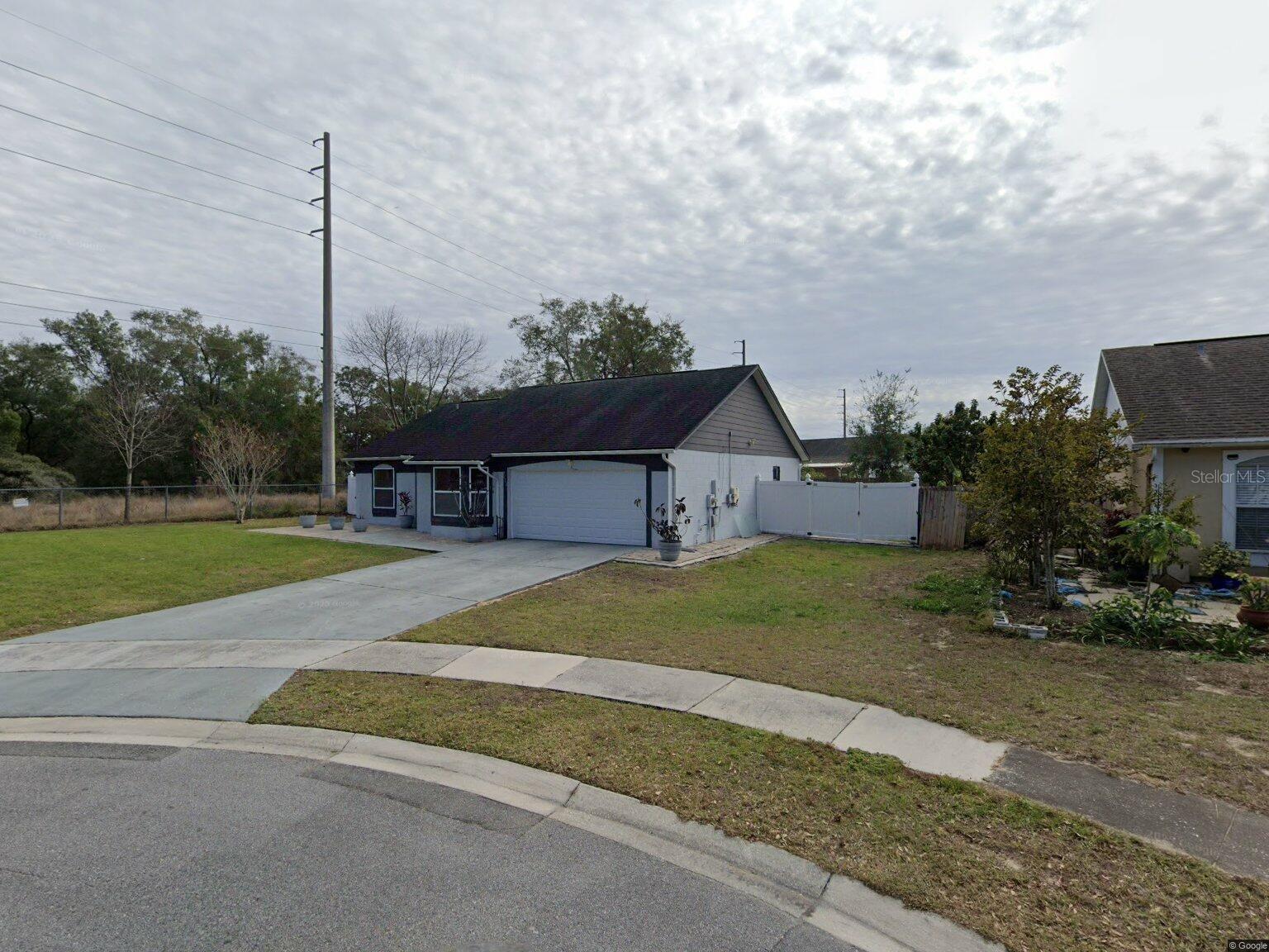 COUNTRY CHASE - Residential