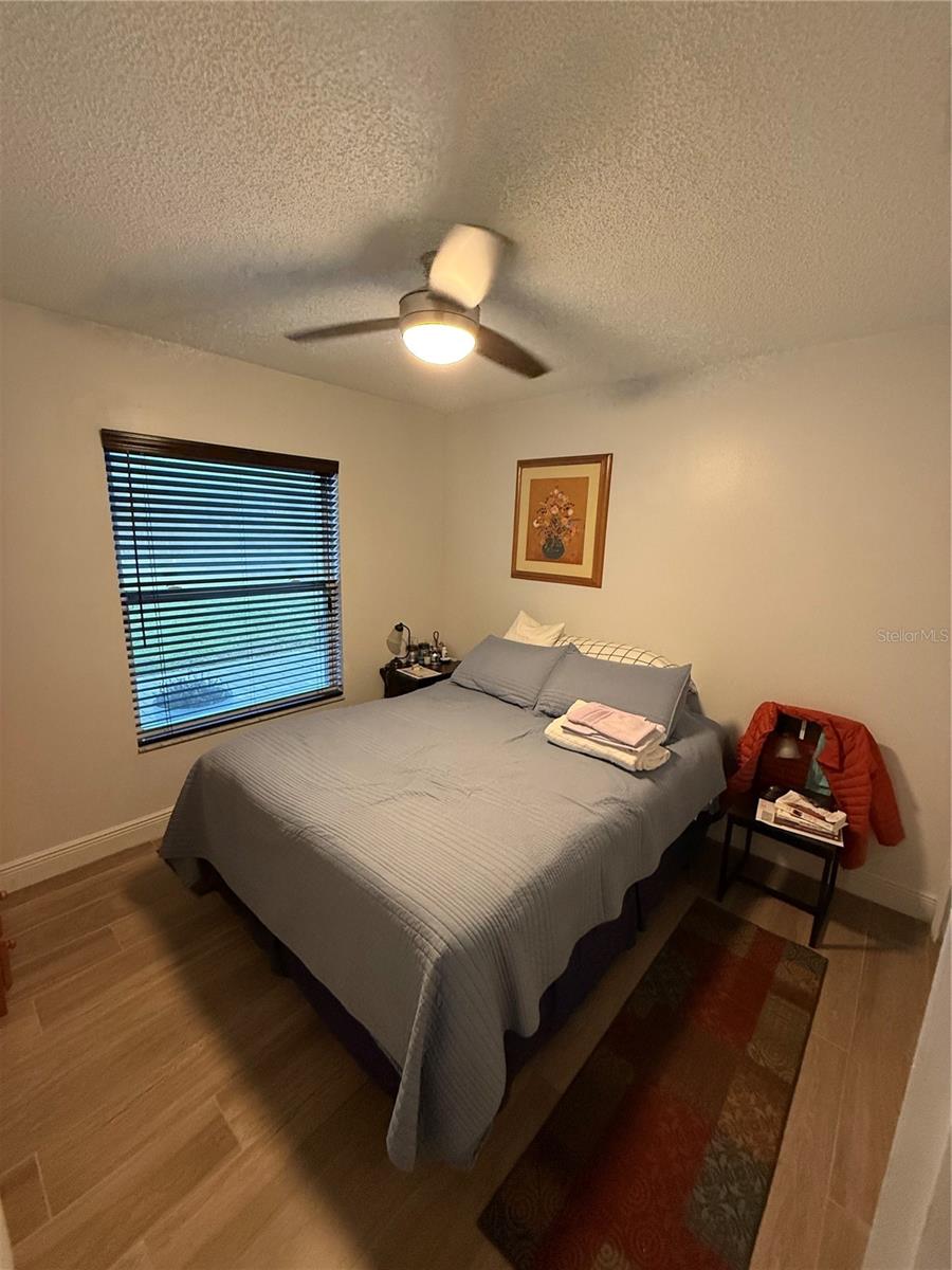 COUNTRY CHASE - Residential