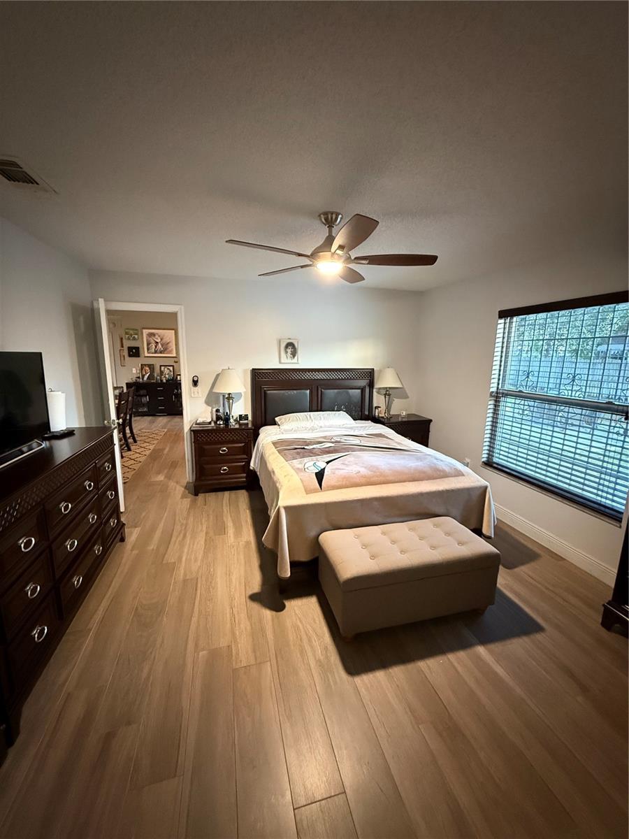 COUNTRY CHASE - Residential