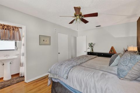 Tiny photo for 32739 Lake Eustis Drive, Tavares, FL 32778 (MLS # G5112175)
