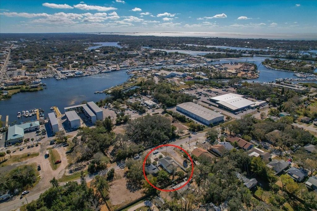 Photo of 86 Anclote Road, Tarpon Springs, FL 34689 (MLS # A4682679)