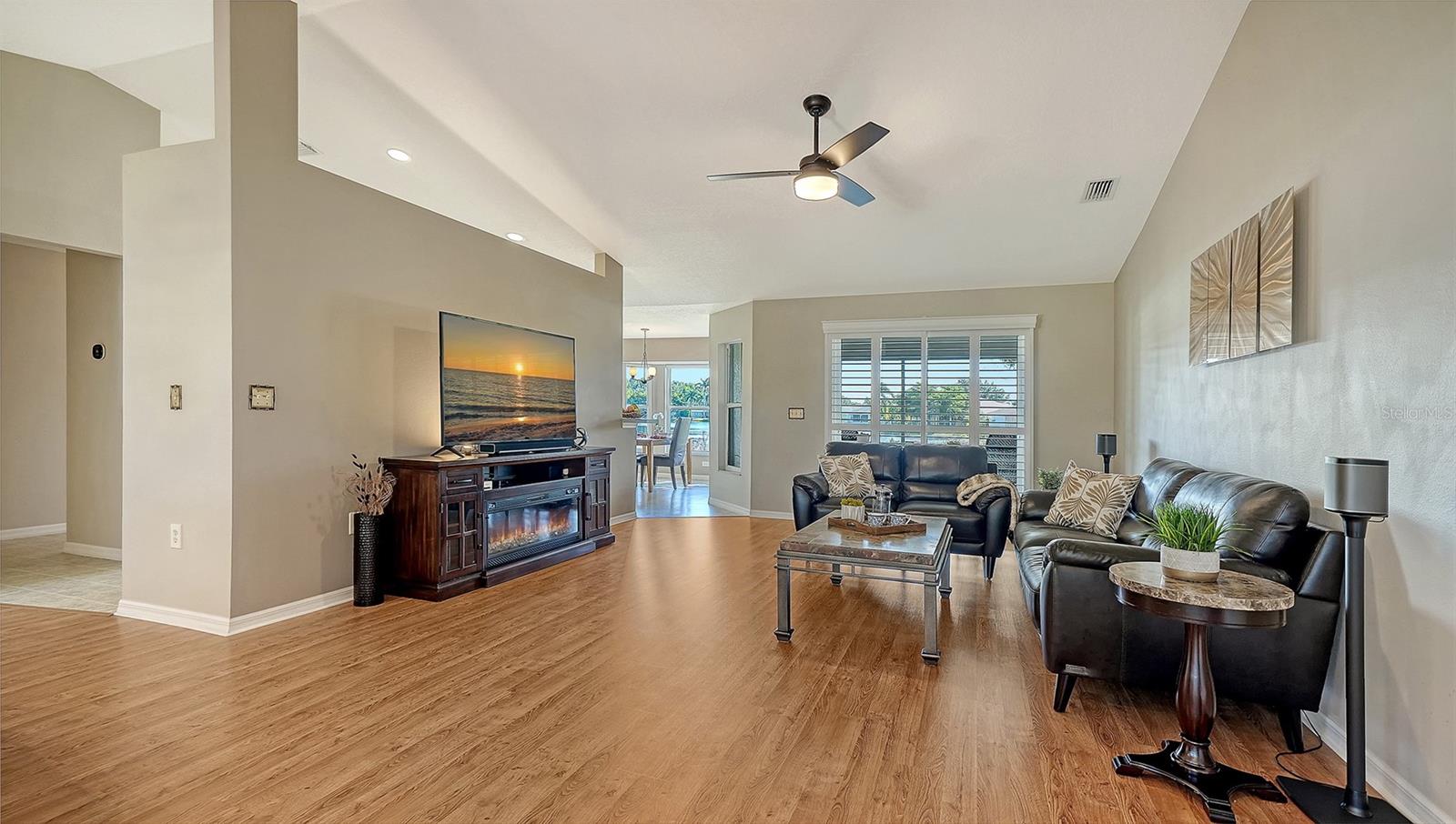 RIVERS EDGE - Residential