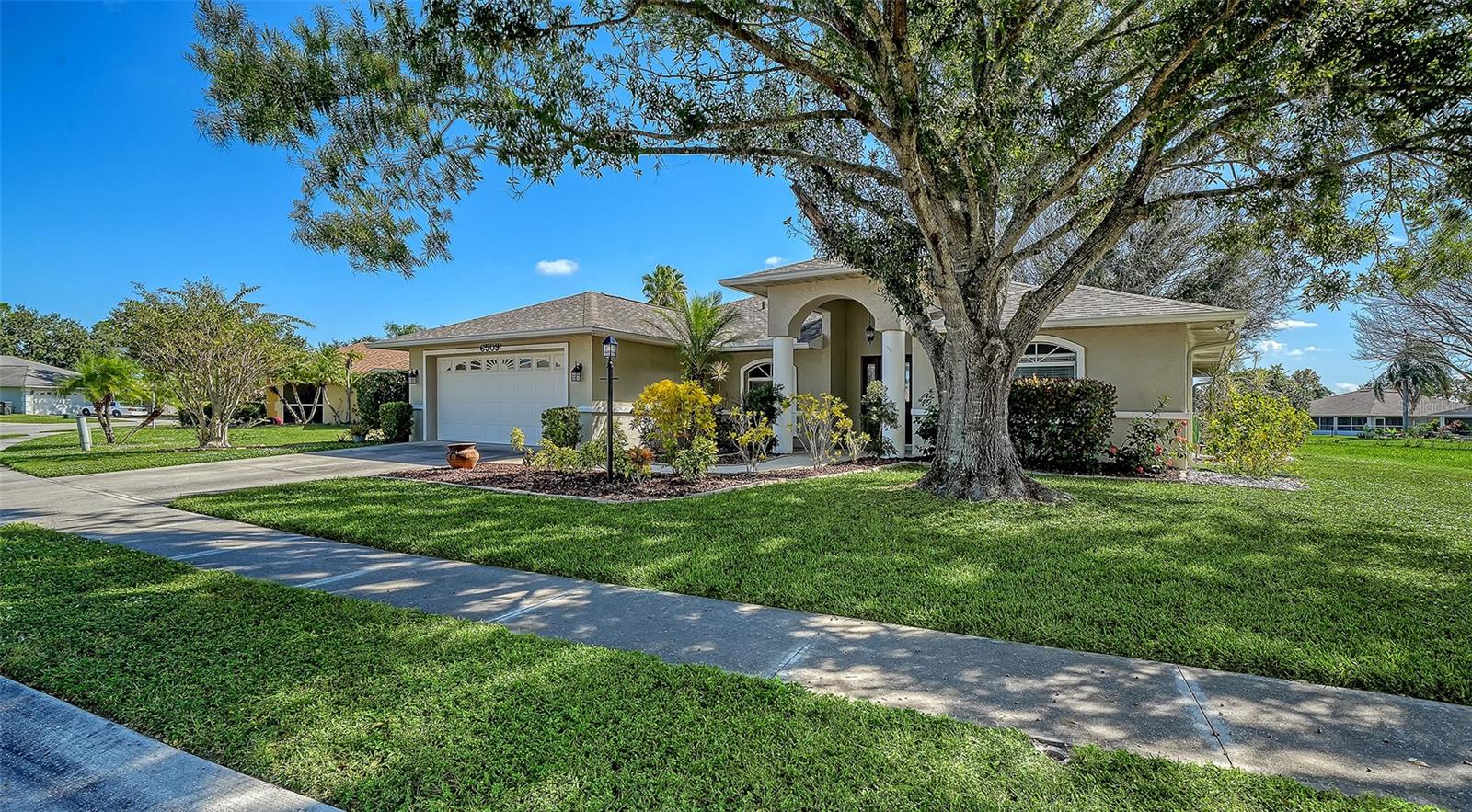 RIVERS EDGE - Residential