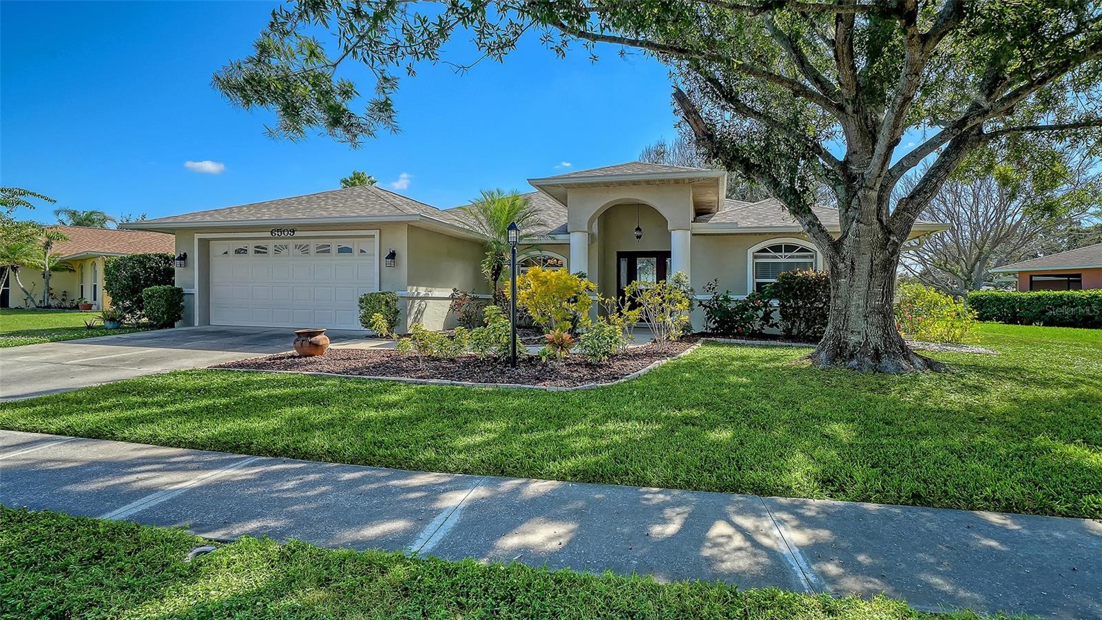 RIVERS EDGE - Residential