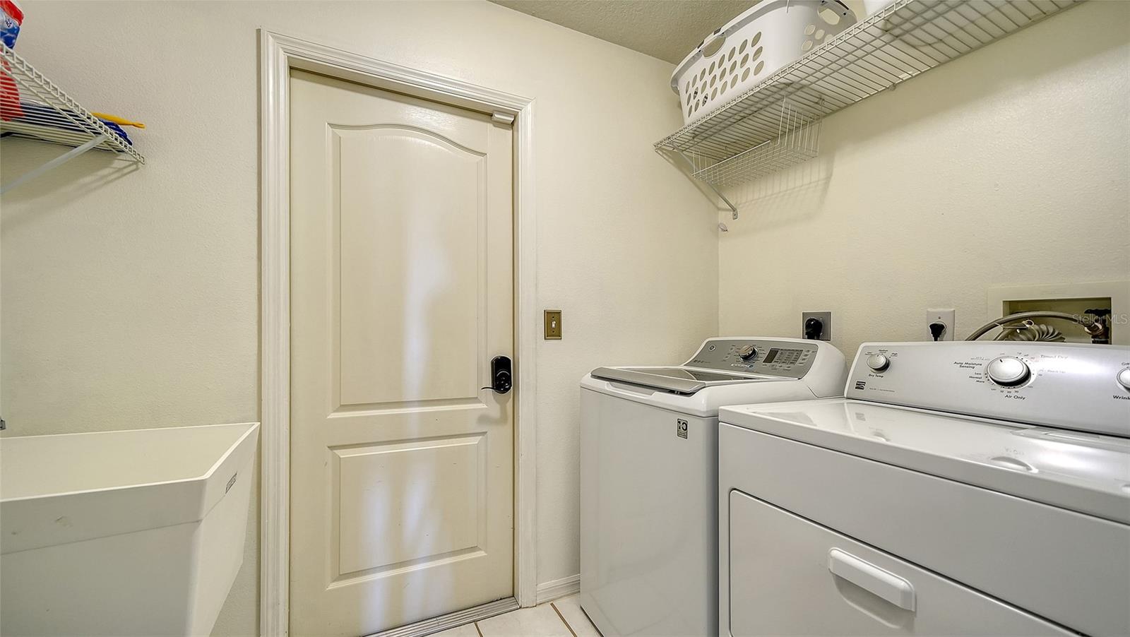 RIVERS EDGE - Residential