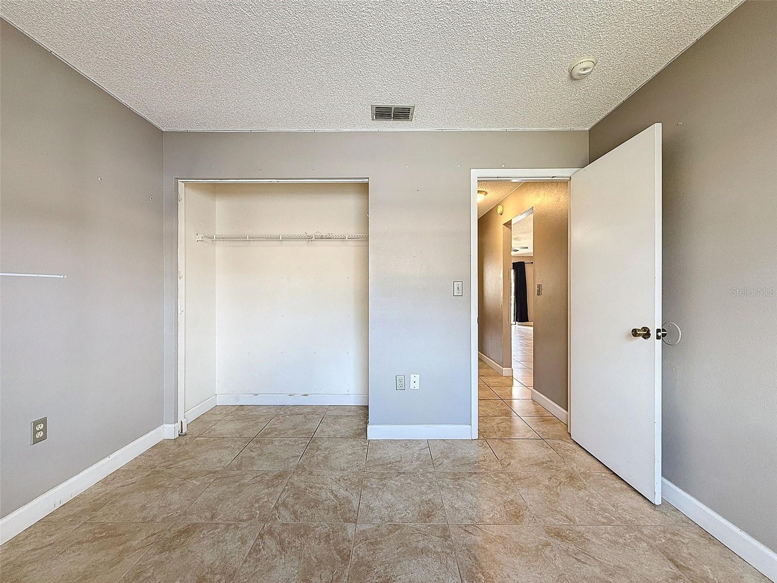 BROOKVIEW VILLAS - Residential Lease