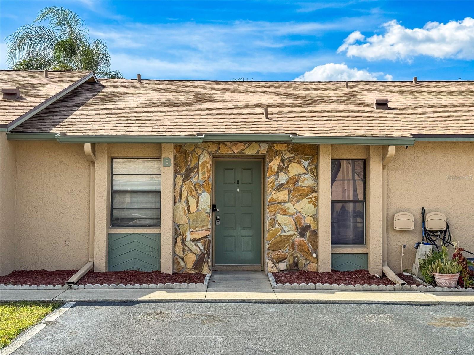 BROOKVIEW VILLAS - Residential Lease