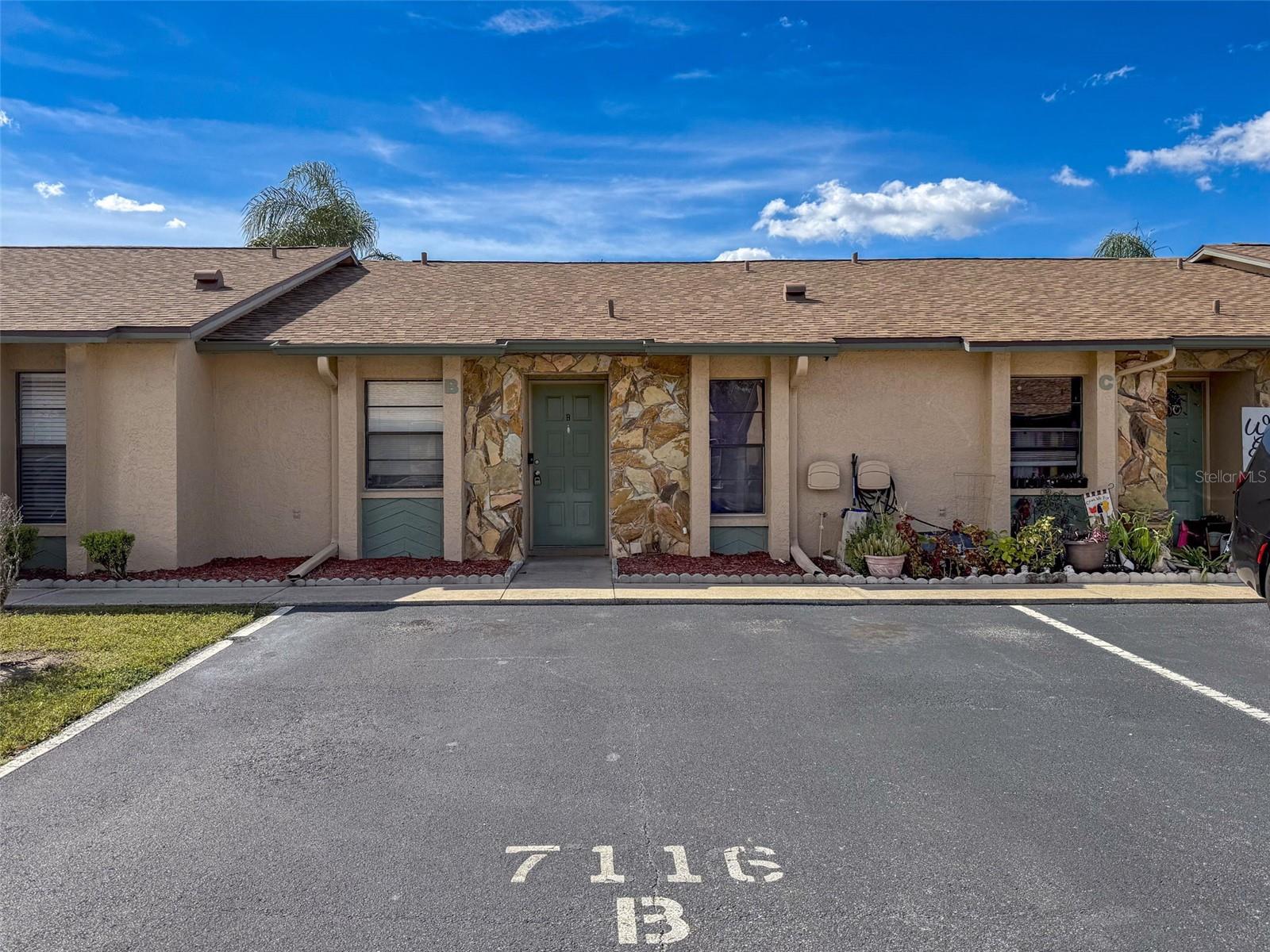 BROOKVIEW VILLAS - Residential Lease