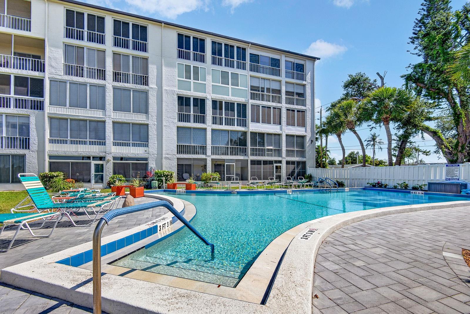 BAYSHORE ON THE LAKE APTS III SEC2 - Residential
