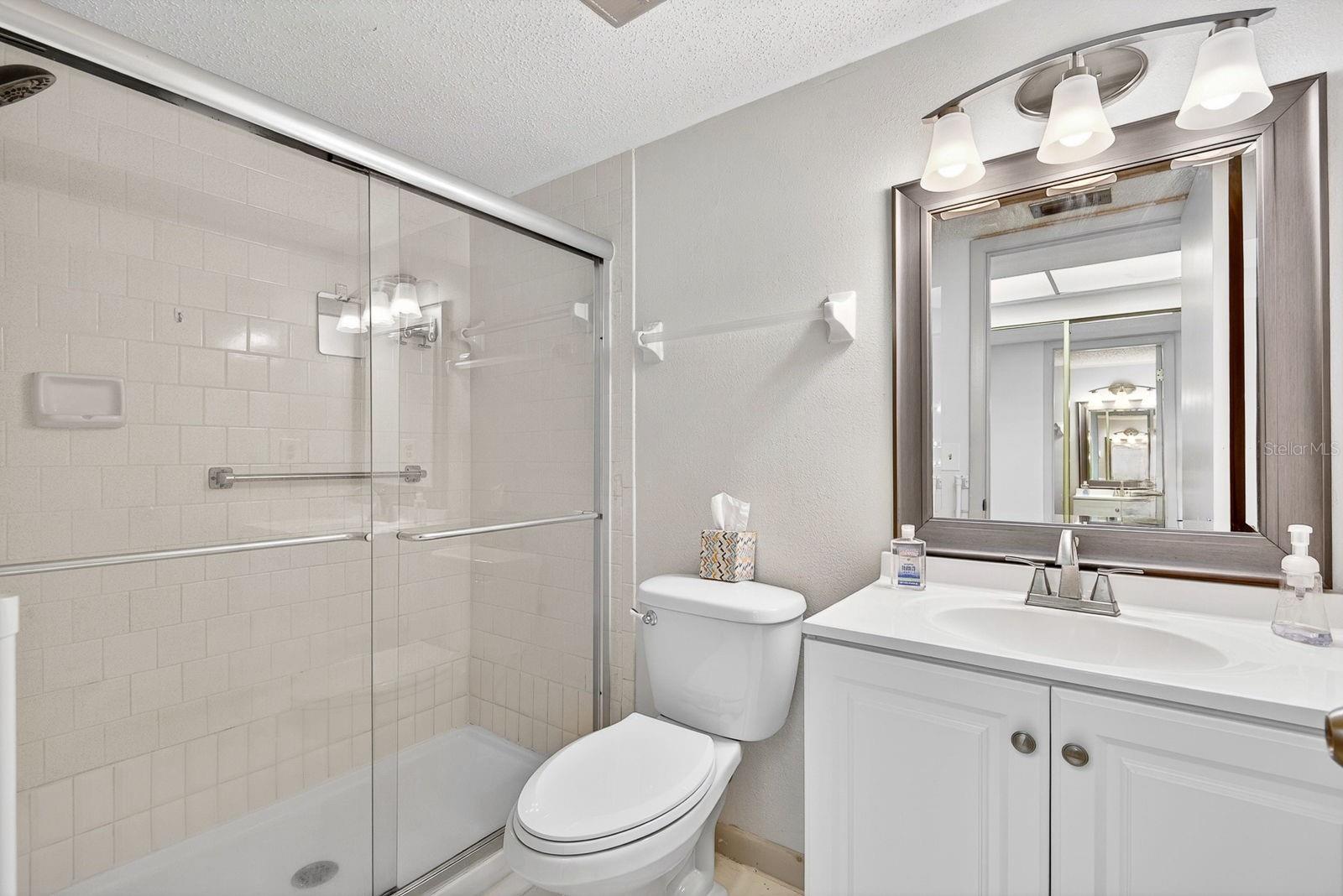 BAYSHORE ON THE LAKE APTS III SEC2 - Residential