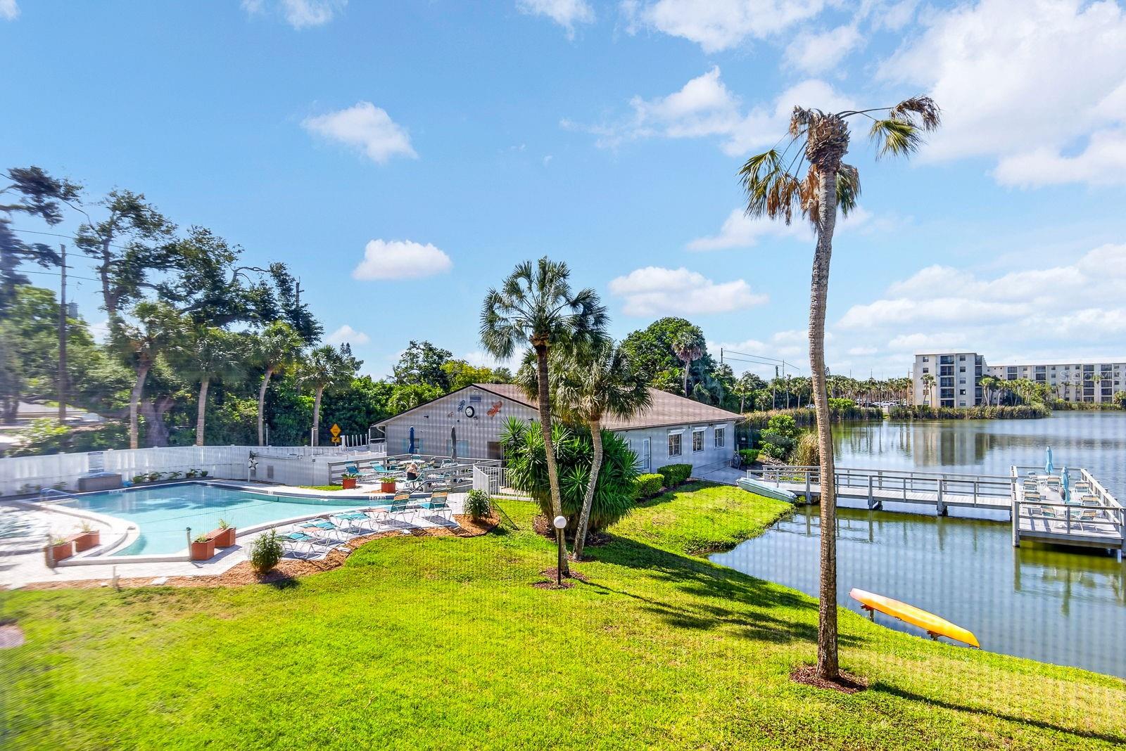 BAYSHORE ON THE LAKE APTS III SEC2 - Residential
