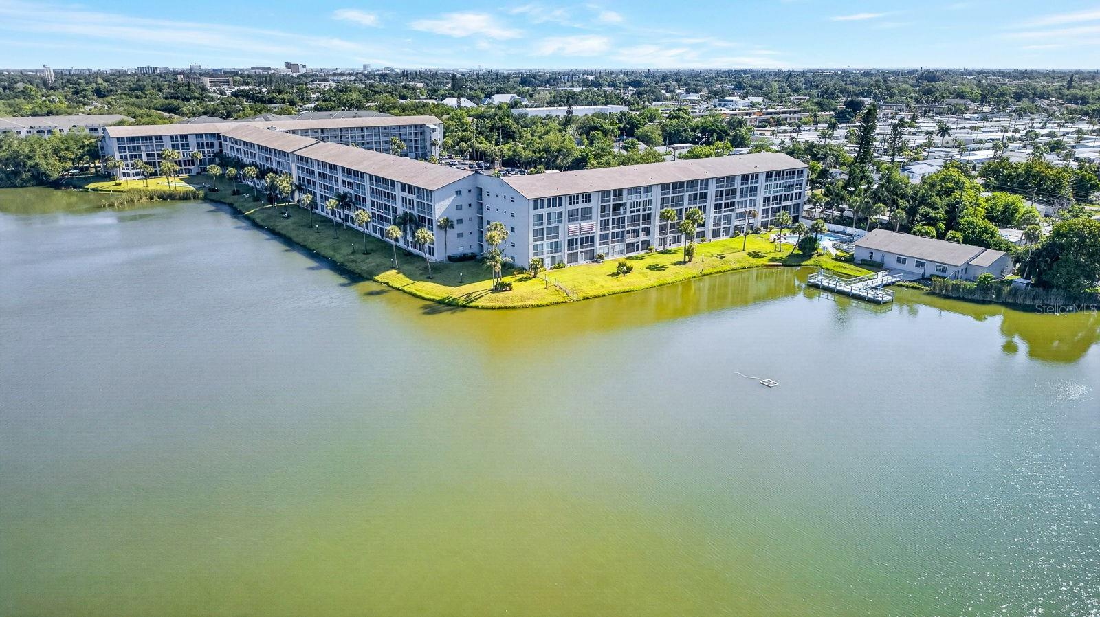 BAYSHORE ON THE LAKE APTS III SEC2 - Residential