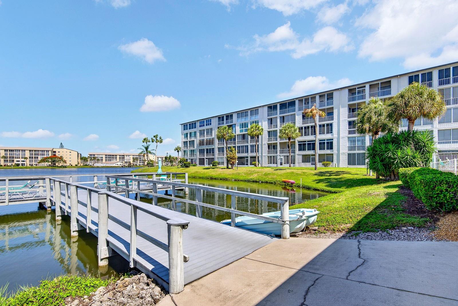 BAYSHORE ON THE LAKE APTS III SEC2 - Residential
