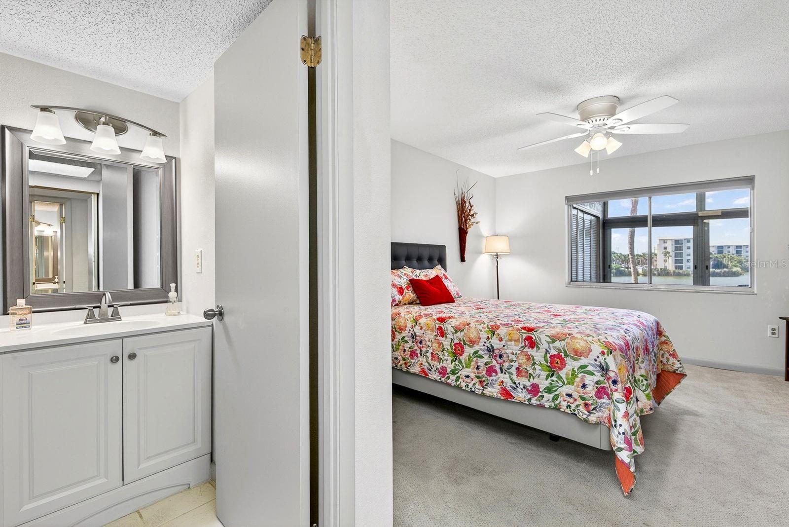 BAYSHORE ON THE LAKE APTS III SEC2 - Residential