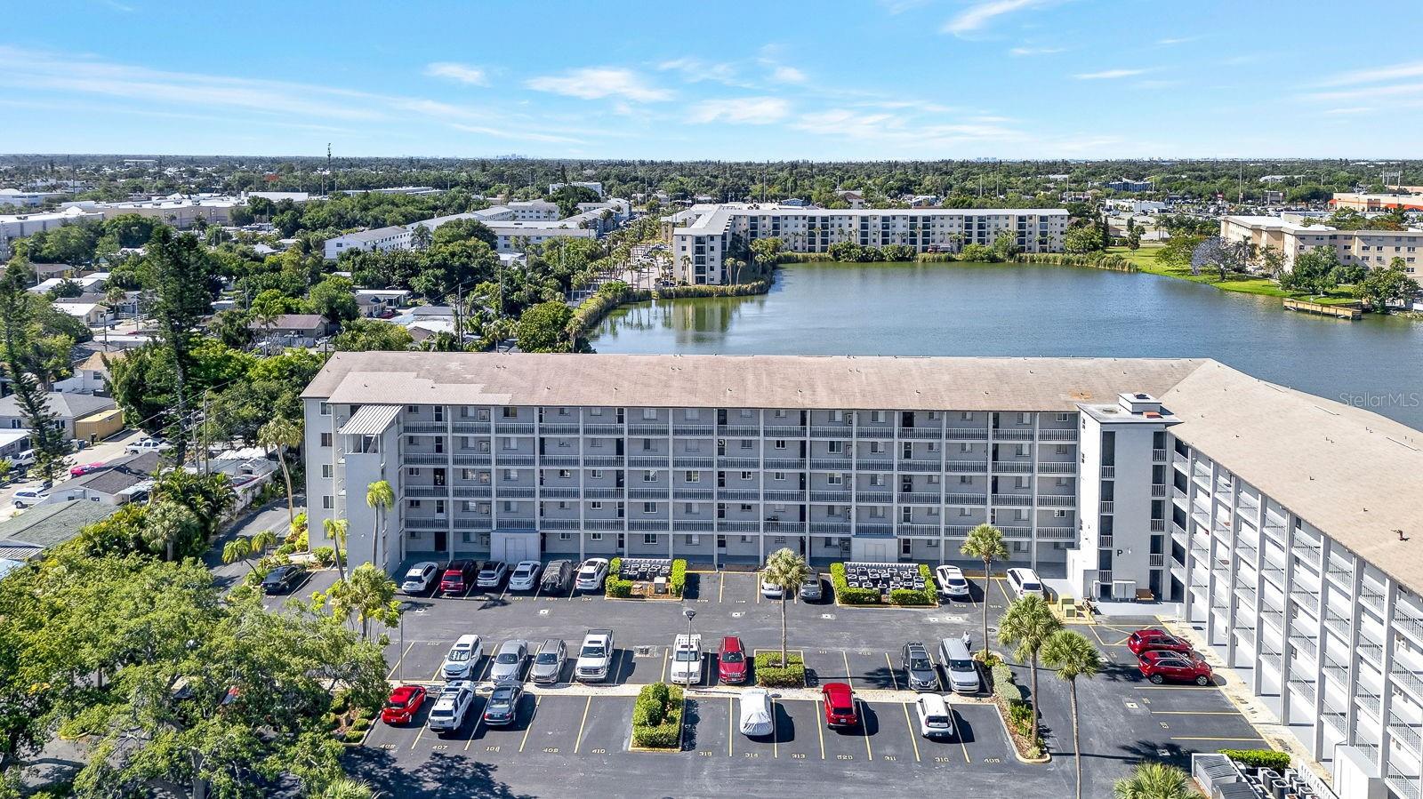 BAYSHORE ON THE LAKE APTS III SEC2 - Residential