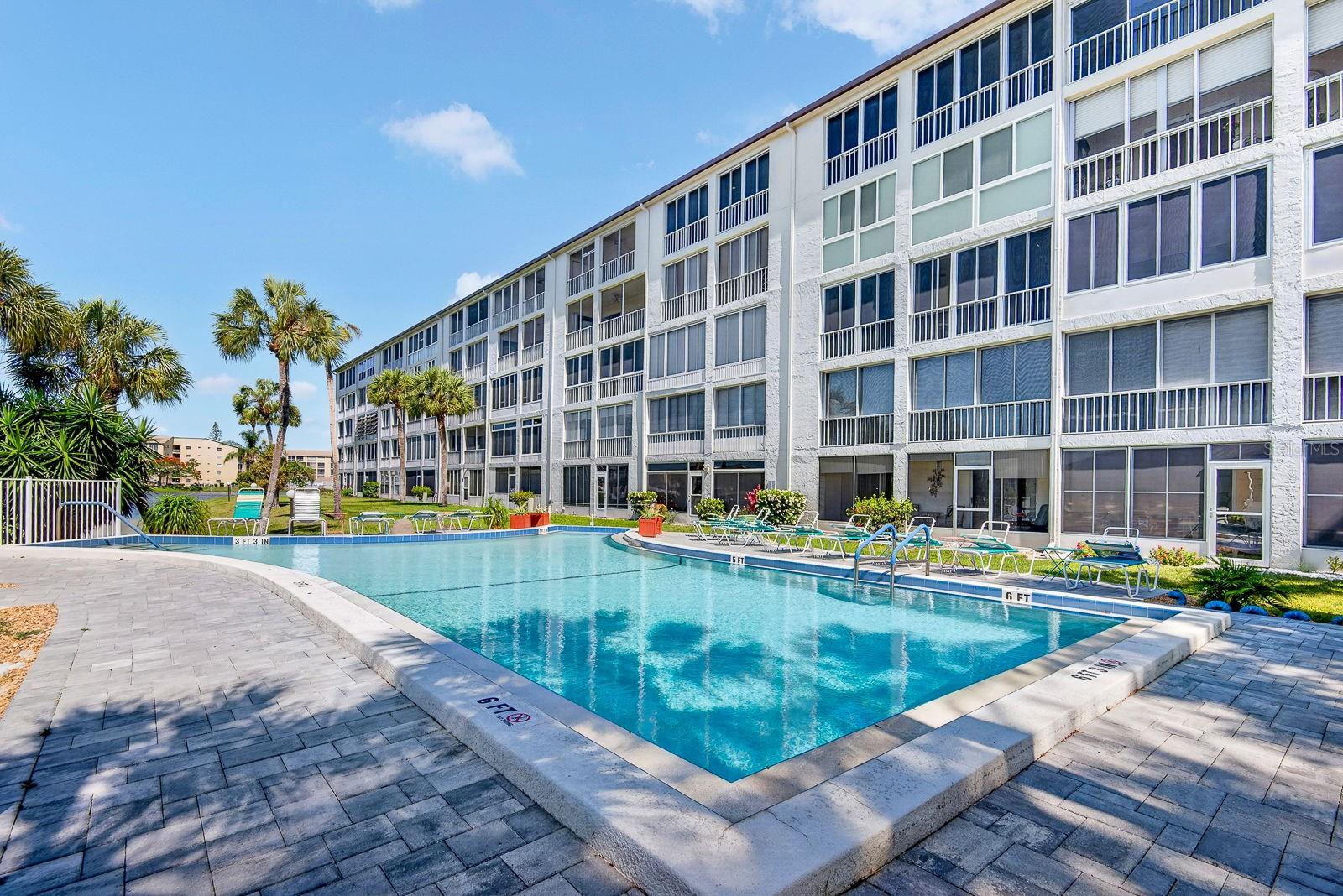 BAYSHORE ON THE LAKE APTS III SEC2 - Residential