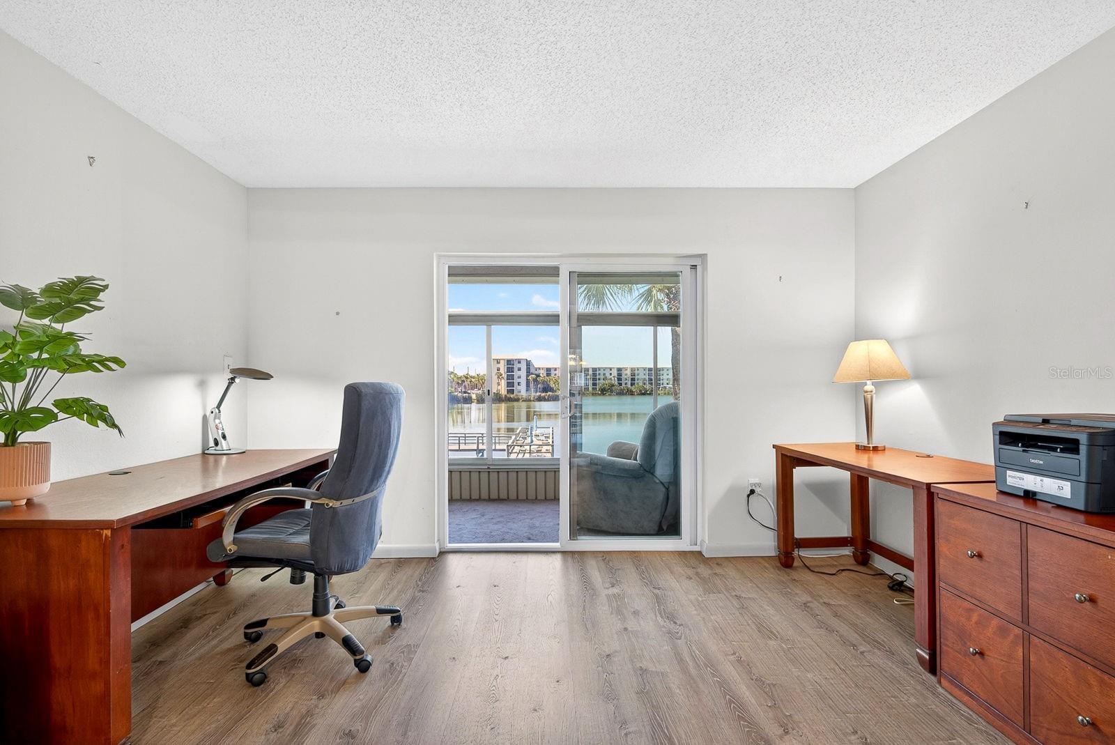BAYSHORE ON THE LAKE APTS III SEC2 - Residential