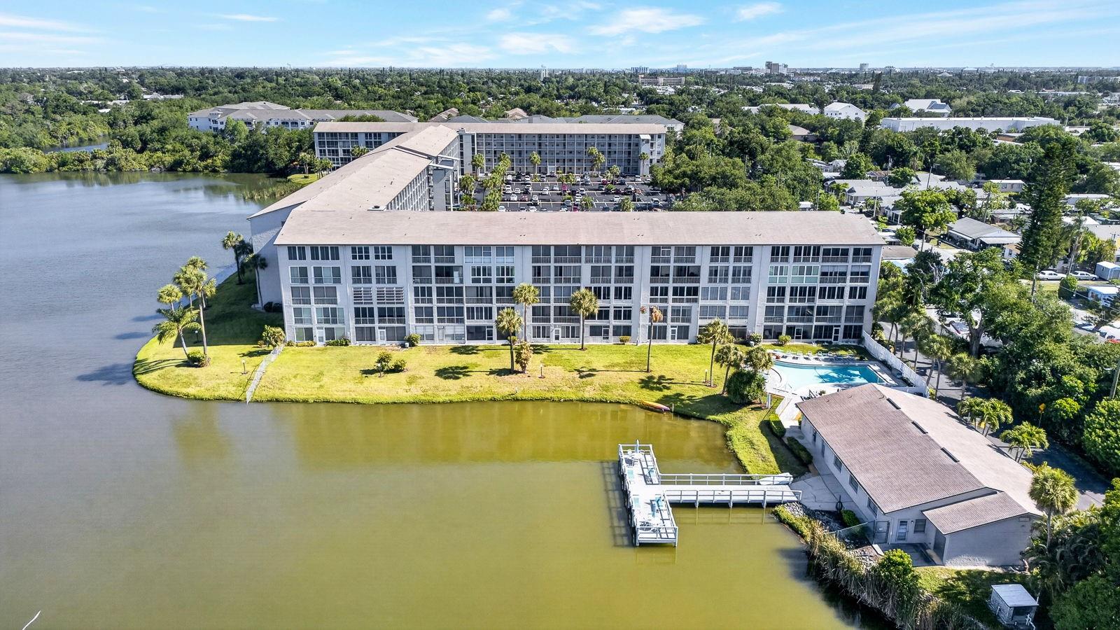 BAYSHORE ON THE LAKE APTS III SEC2 - Residential