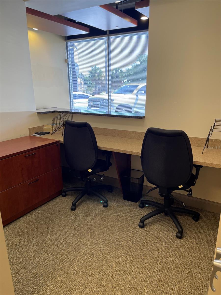 FAIROAKS & IVANHOE - Commercial Lease