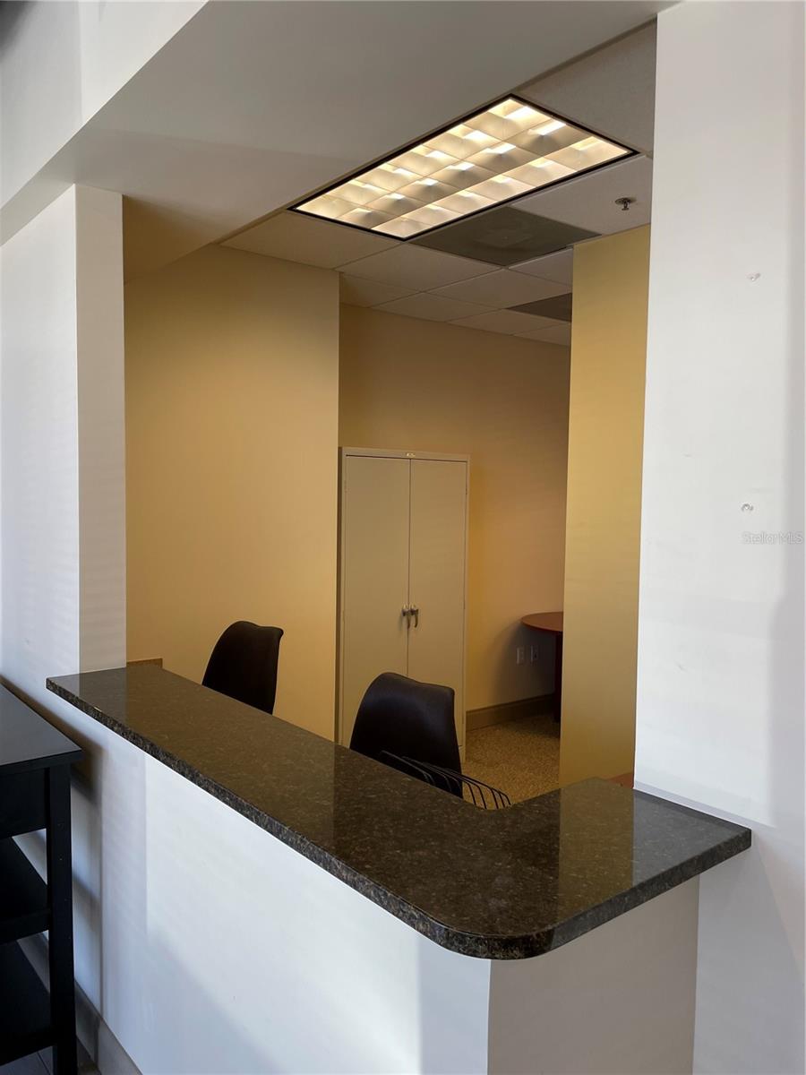 FAIROAKS & IVANHOE - Commercial Lease