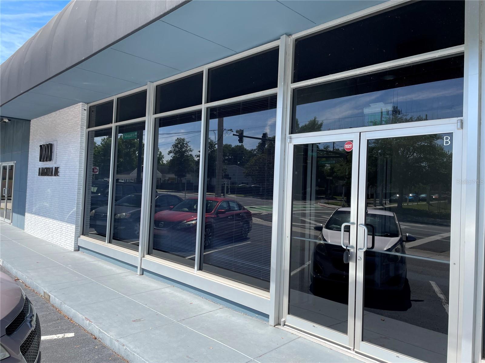 FAIROAKS & IVANHOE - Commercial Lease