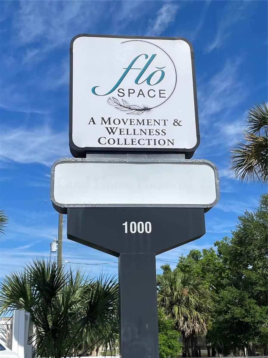 FAIROAKS & IVANHOE - Commercial Lease