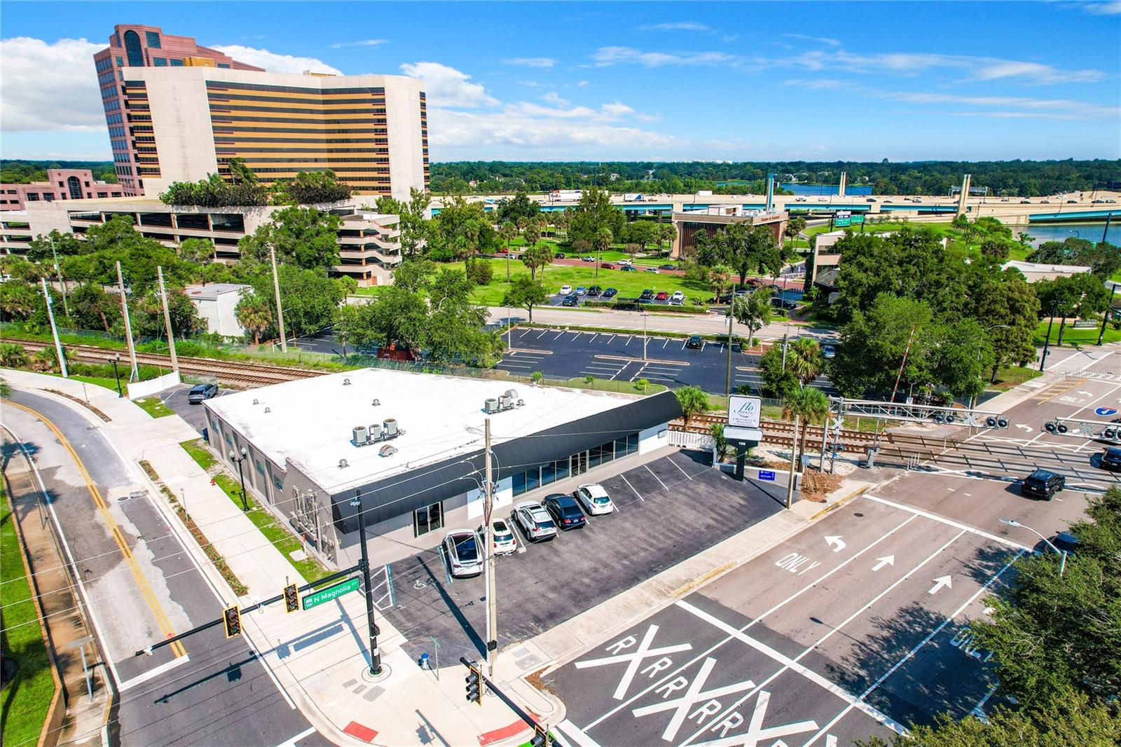 FAIROAKS & IVANHOE - Commercial Lease