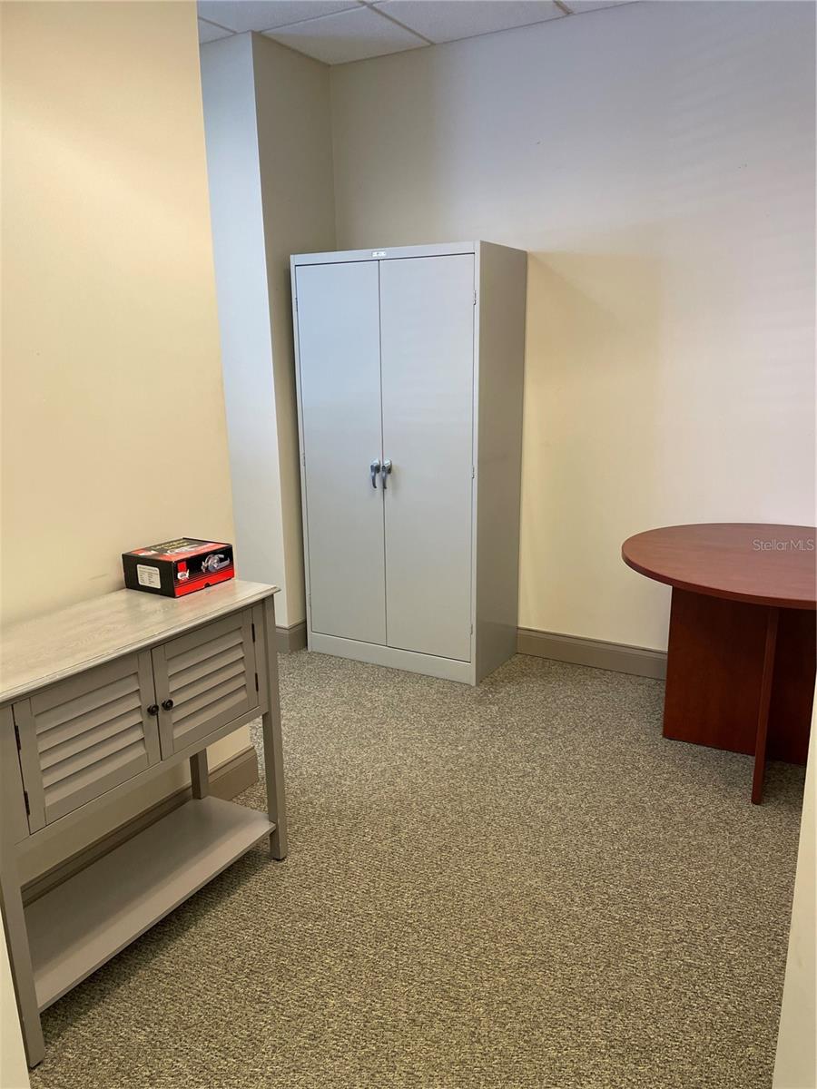 FAIROAKS & IVANHOE - Commercial Lease