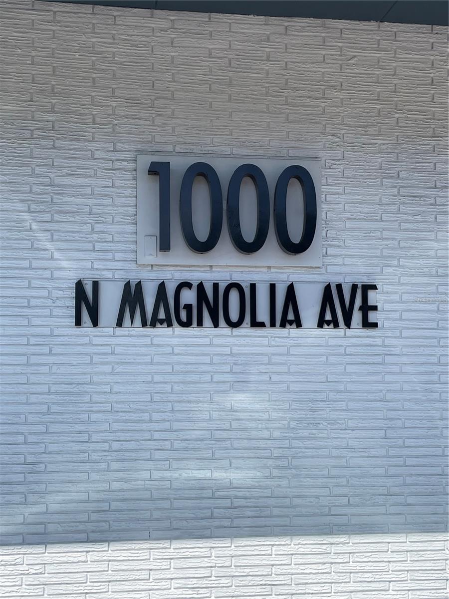 FAIROAKS & IVANHOE - Commercial Lease