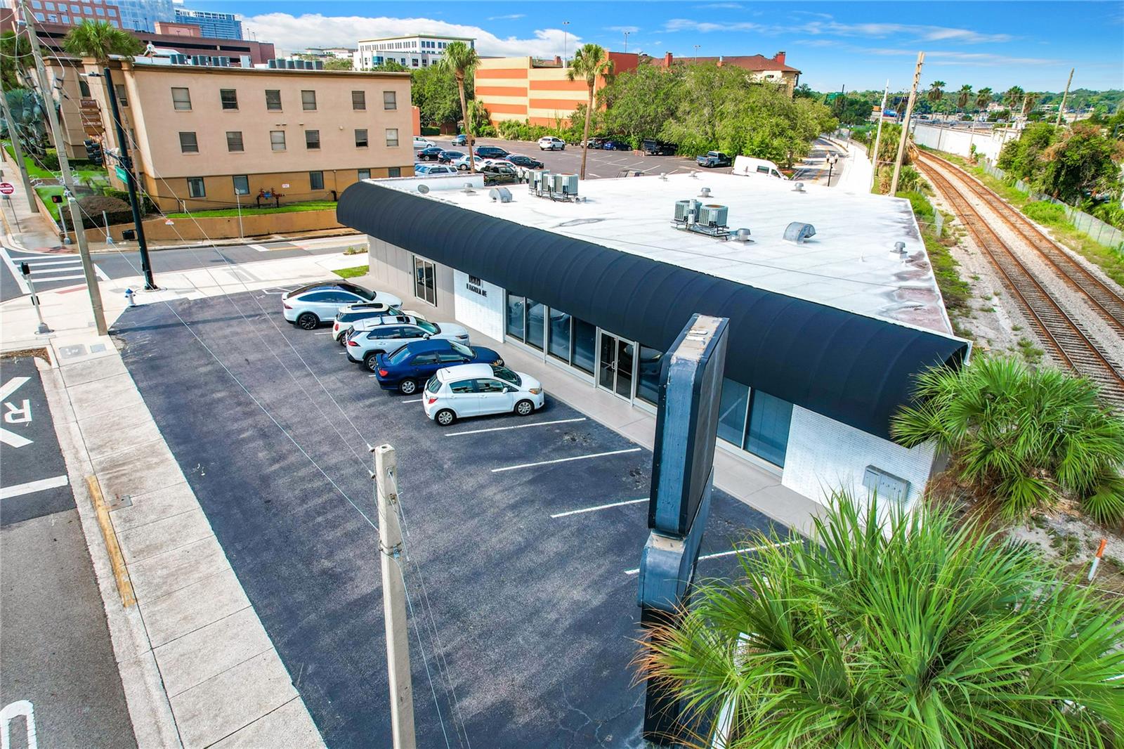 FAIROAKS & IVANHOE - Commercial Lease