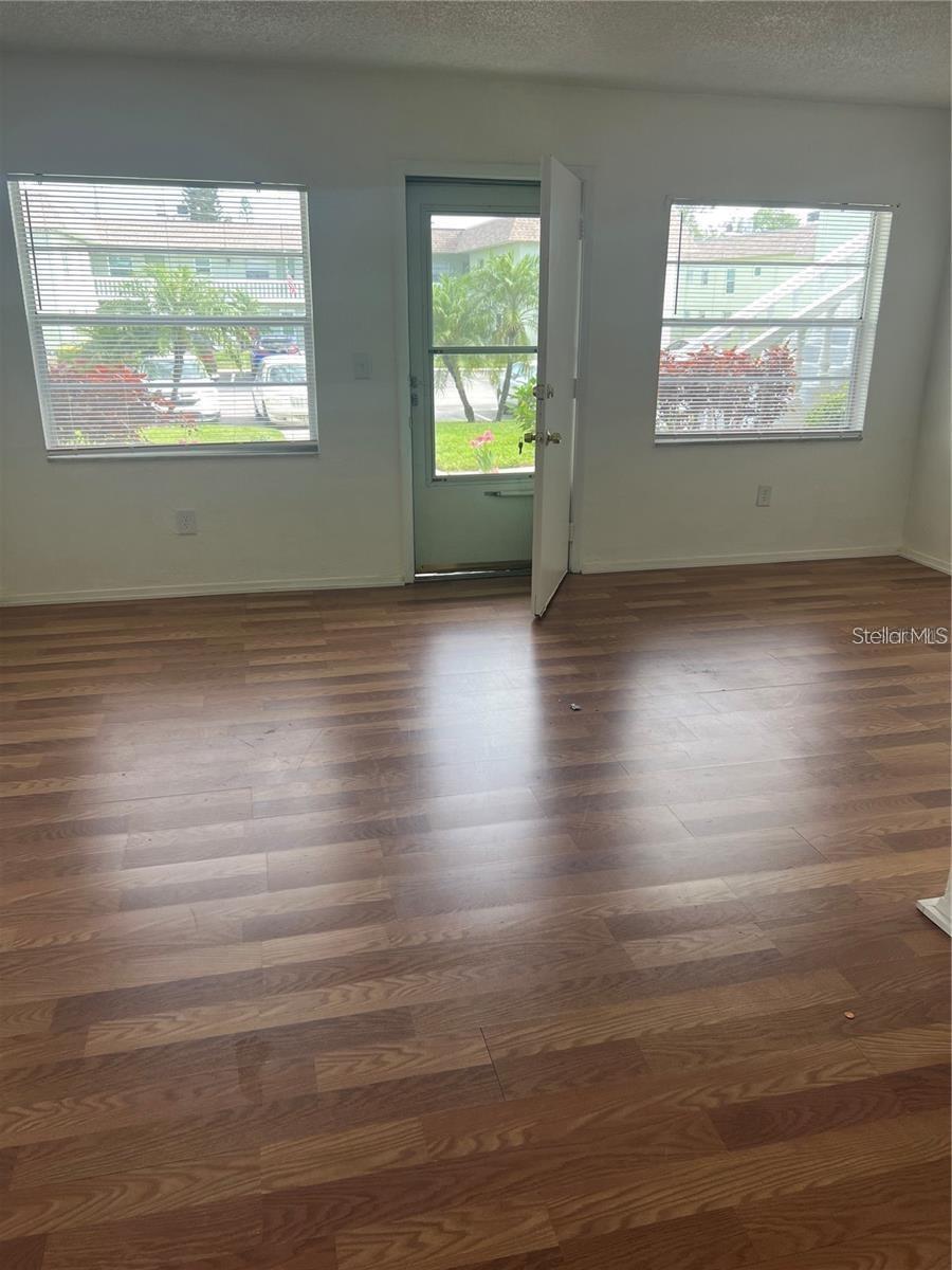 GREEN DOLPHIN PARK CONDO - Residential Lease