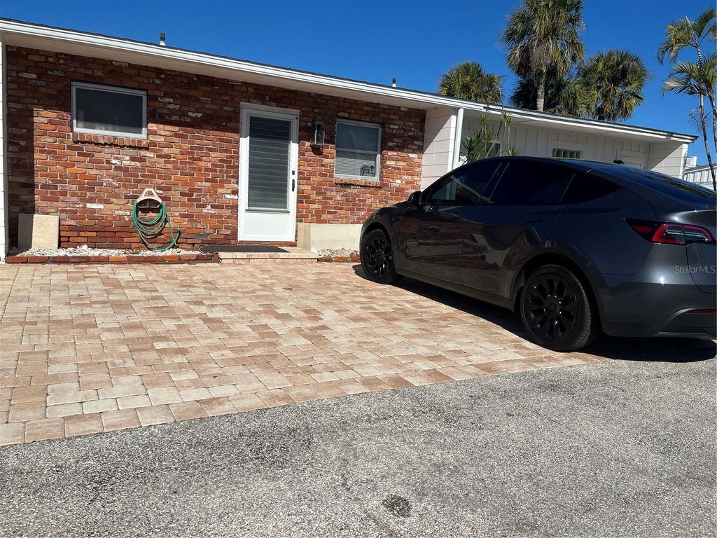 Photo of 701 Saint Judes Drive S #3, Longboat Key, FL 34228 (MLS # O6370226)