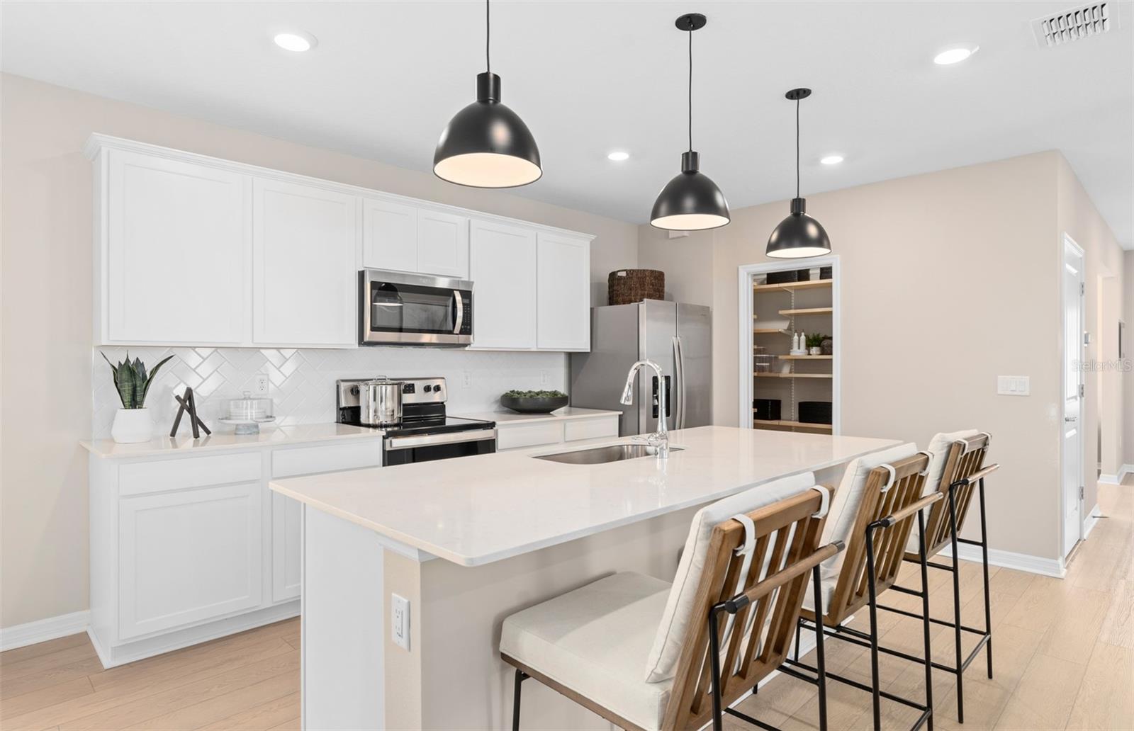 3332 ORANGE ROSE LOOP