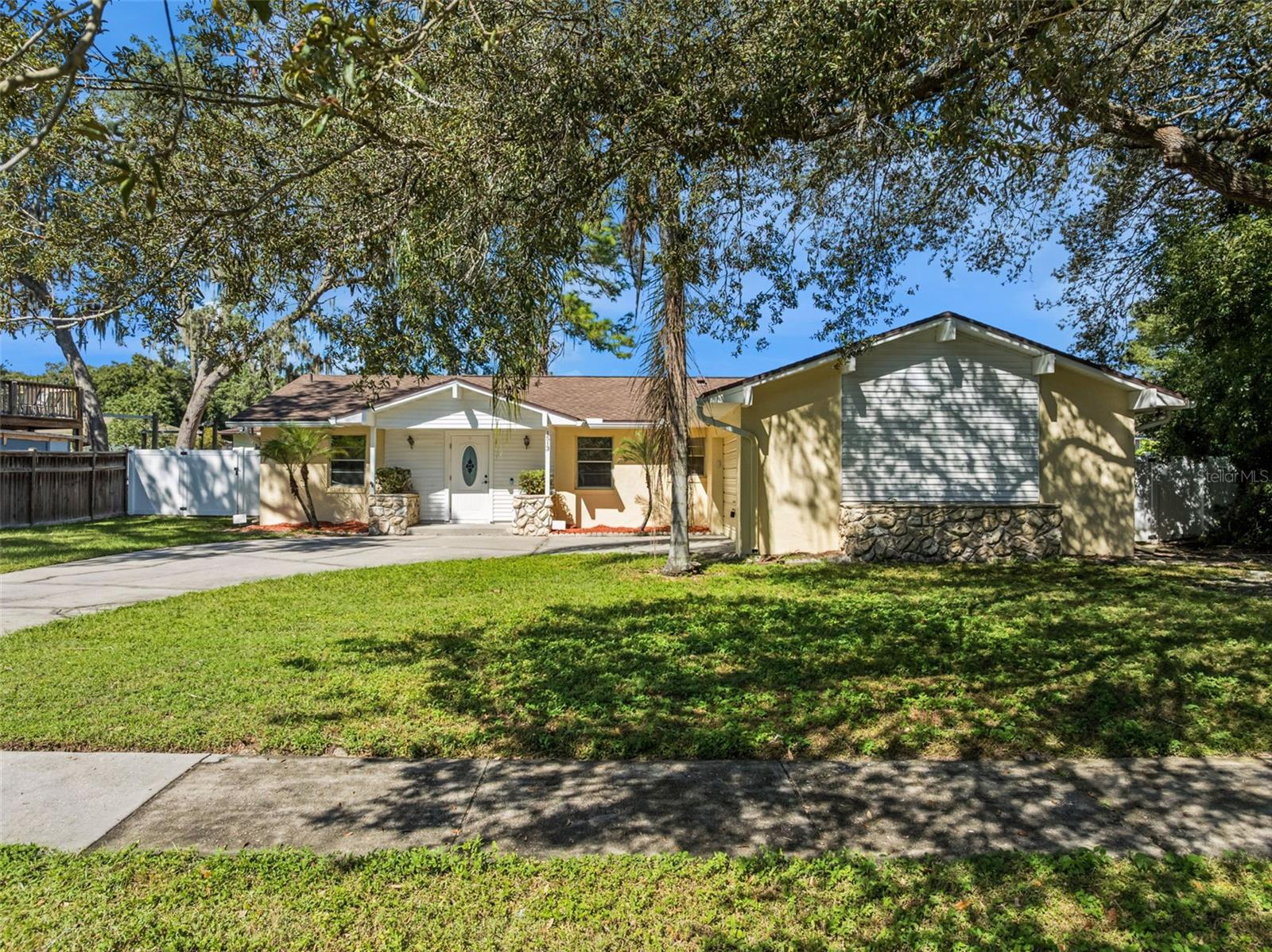 ROLLING OAKS - Residential