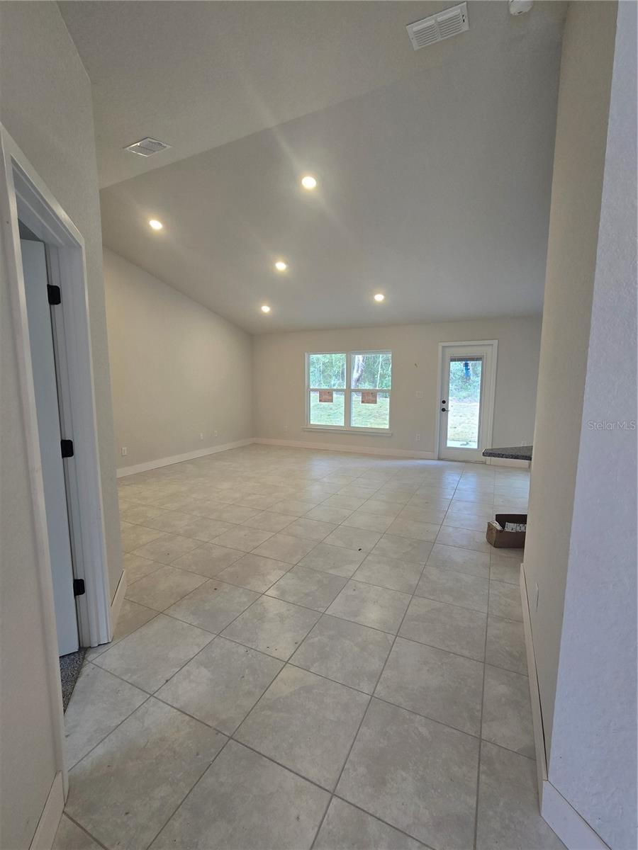 2613 CLEARWOOD STREET