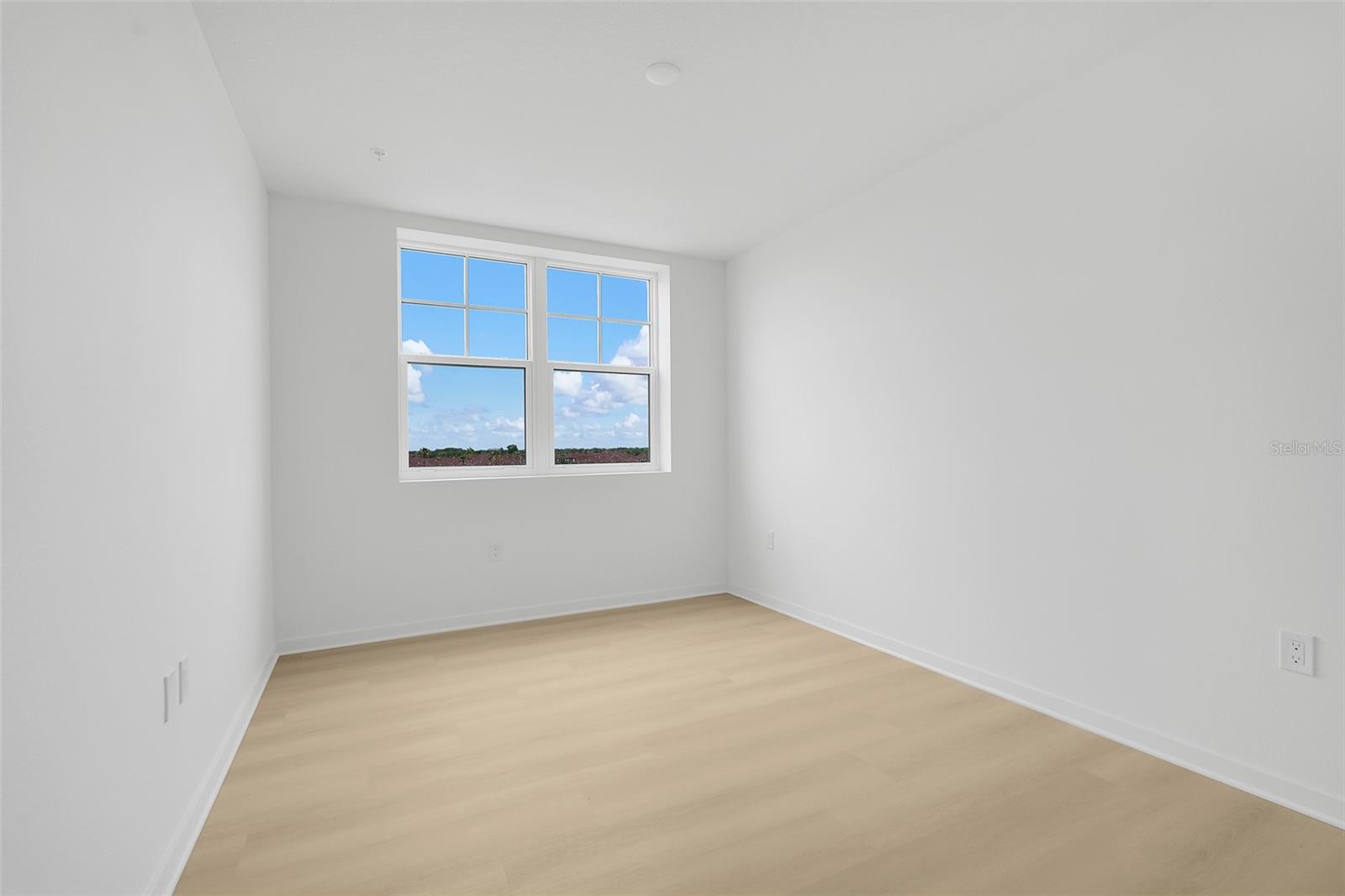 MILLENIA PARK CONDOMINIUMS - Residential
