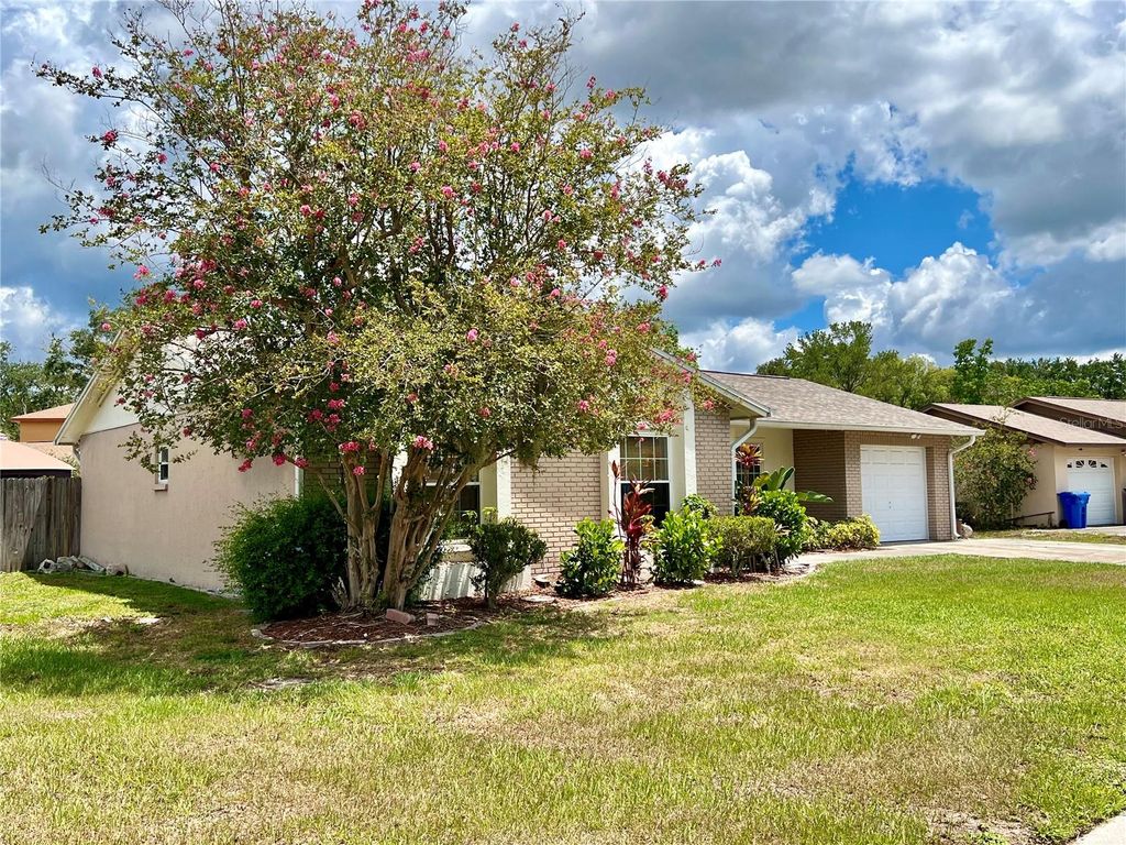 Photo of 6542 Spanish Moss Circle, Tampa, FL 33625 (MLS # T3534611)