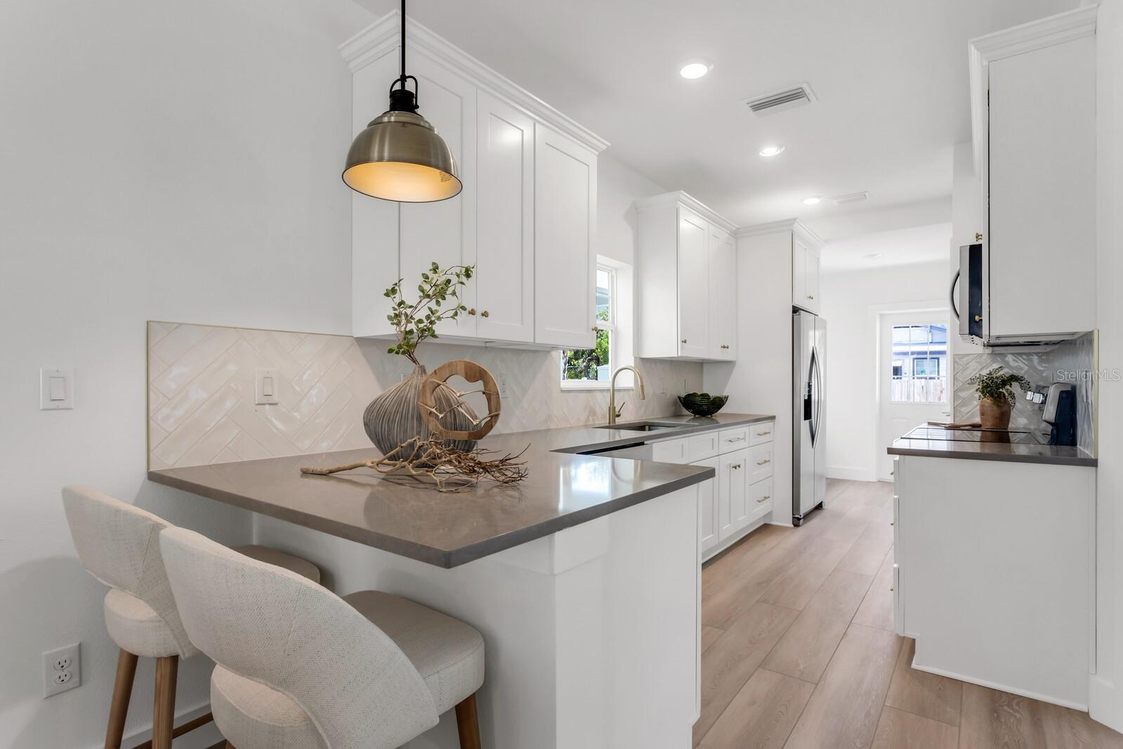 MACFARLANES ADDS - Residential Lease