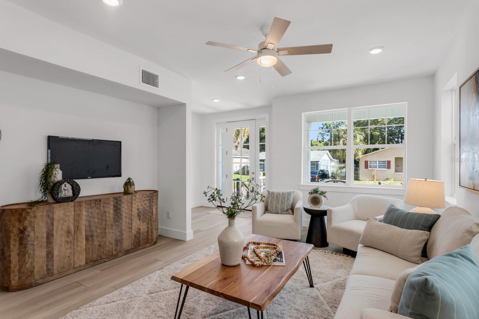 MACFARLANES ADDS - Residential Lease