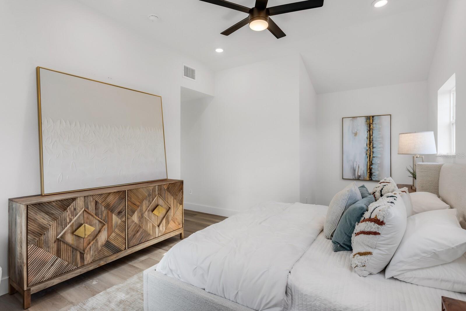 MACFARLANES ADDS - Residential Lease