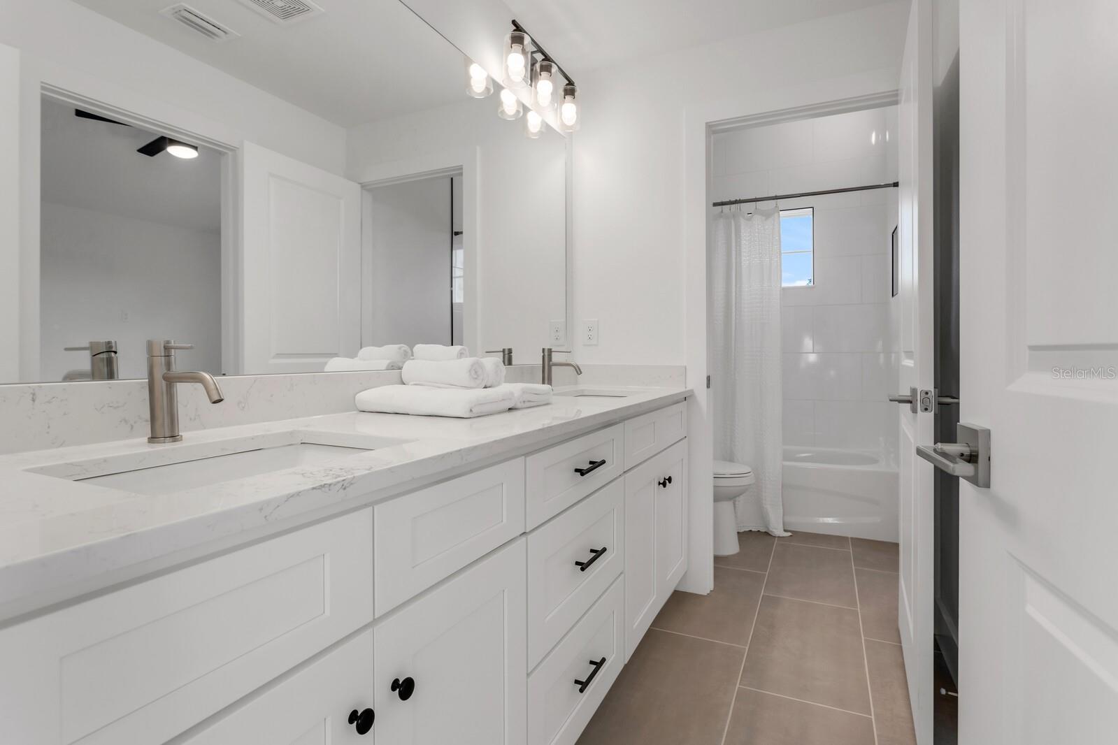 MACFARLANES ADDS - Residential Lease