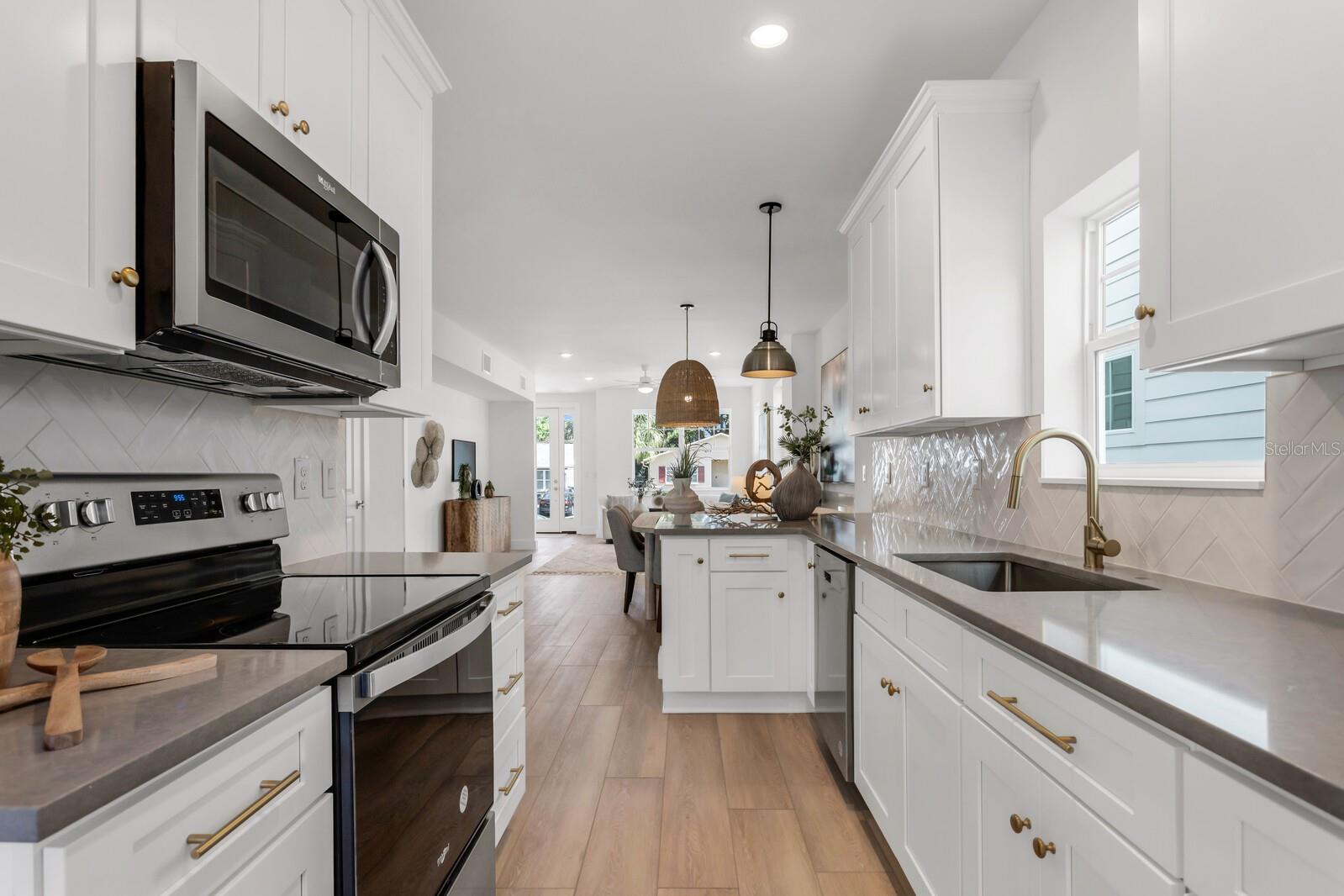 MACFARLANES ADDS - Residential Lease