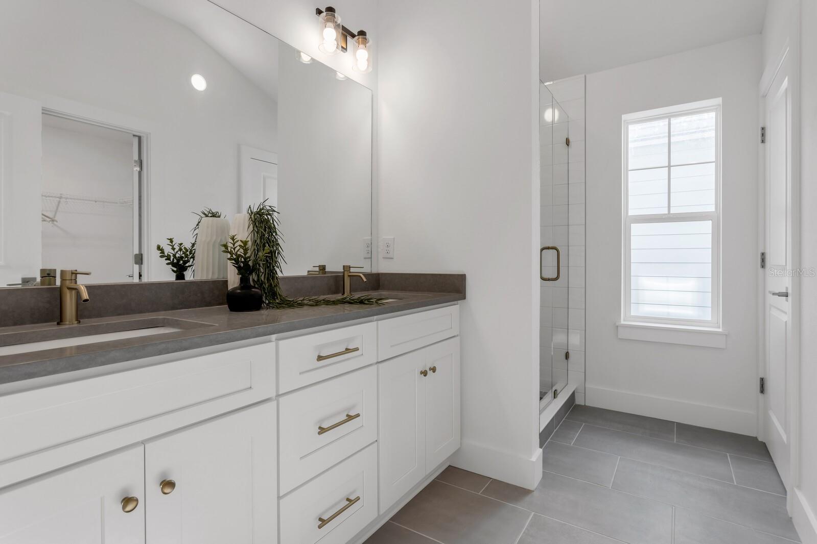MACFARLANES ADDS - Residential Lease